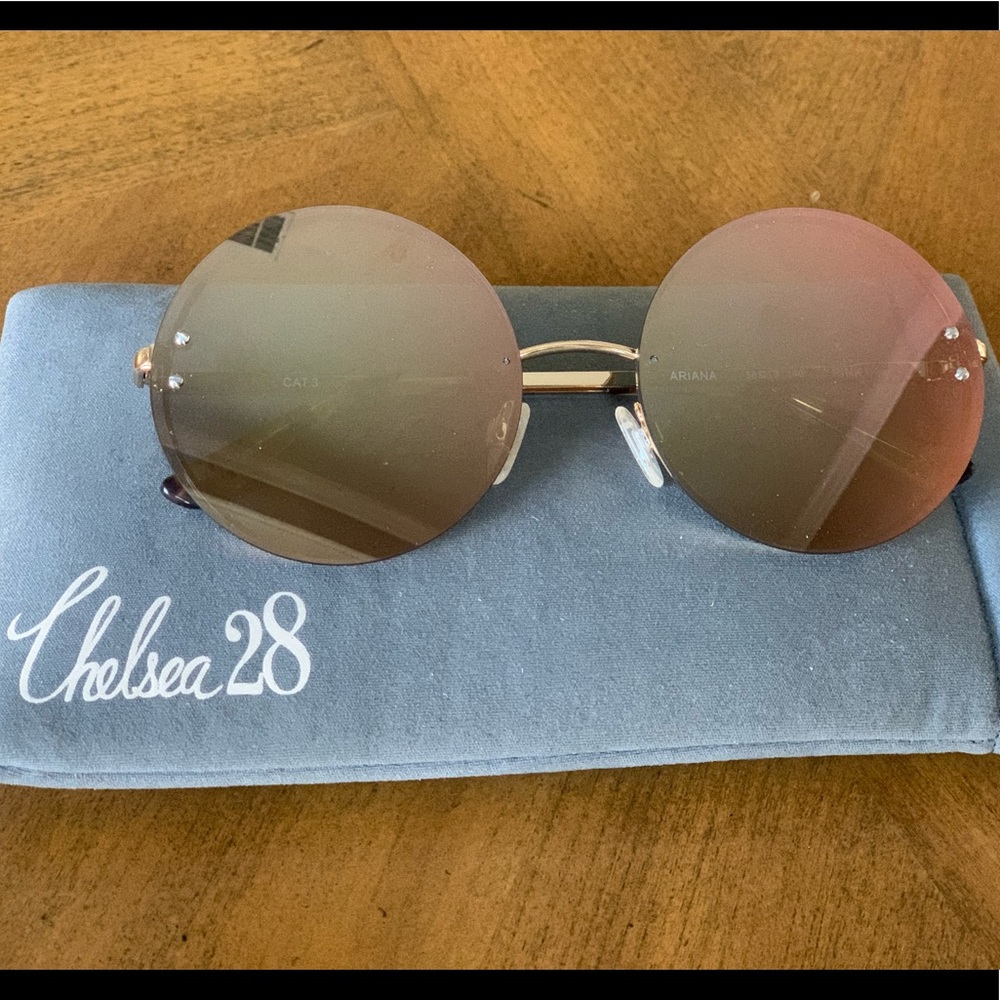 Chelsea 28 Arianna Round Sunglasses